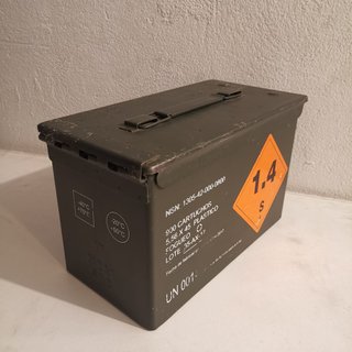 Caja metálica hermética
