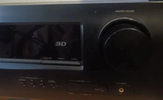 Amplificador Denon y altavoces Sony
