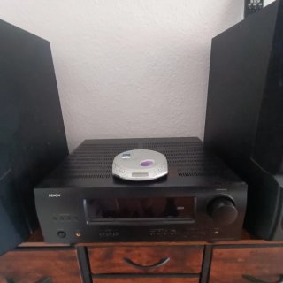 Amplificador Denon y altavoces Sony