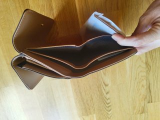Cartera Parfois tejida beige y gris