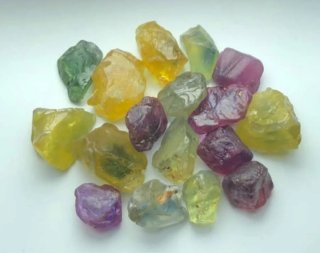 Lote de 39.9 ct zafiros fancy de pakistan