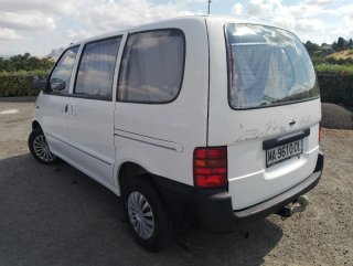 Nissan Serena 1998