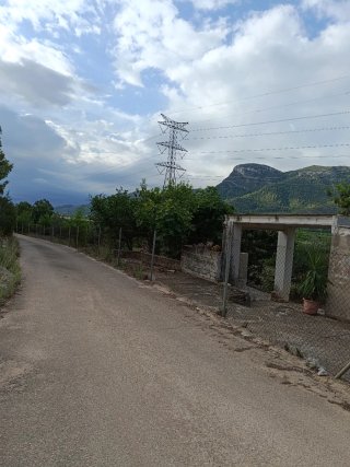 Terreno rustico con casa de Aperros   balsa Gandía