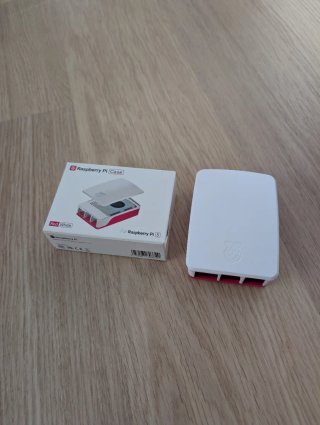 Caja original Raspberry Pi 5 Blanca y Roja