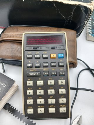Calculadora Hewlett-Packard HP-25 para reparar