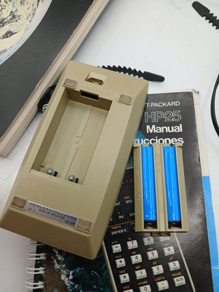 Calculadora Hewlett-Packard HP-25 para reparar