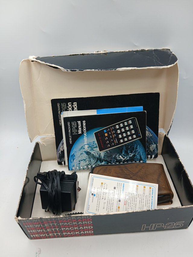 Calculadora Hewlett-Packard HP-25 para reparar