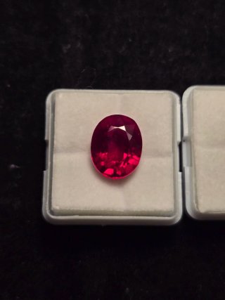Rubies Certificated oval cut rojo sangre