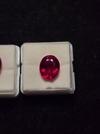 Rubies Certificated oval cut rojo sangre