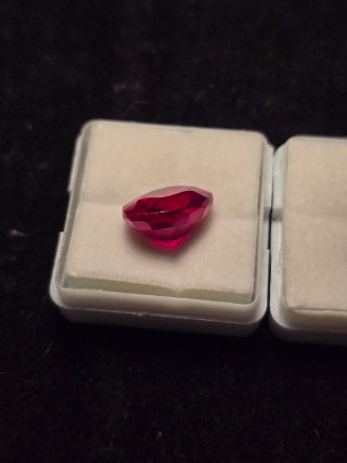 Rubies Certificated oval cut rojo sangre