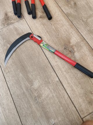 Hoz nueva a estrenar