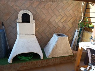 Campanas de barbacoa de piedra y terracota