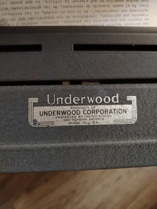 Máquina de escribir Underwood Finger-Flite Años 50