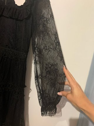 Vestido negro encaje elegante fiesta evento