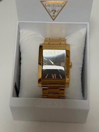 Reloj Guess Dorado y Negro