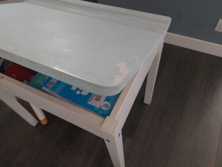 Pupitre y 2 sillas infantiles Ikea