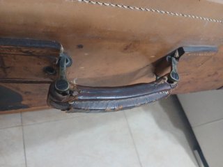 Maleta antigua-vintage de cuero.
