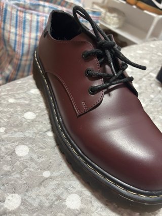 Zapatos tipo Dr. Martens burdeos