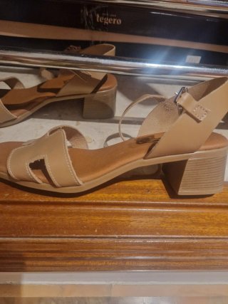 Sandalias YULIC Beige/Marrón Tacón