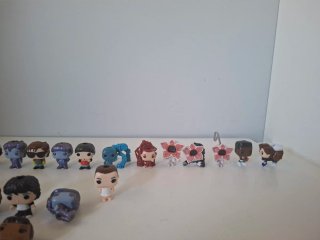 Colección Huevos Kinder Stranger Things