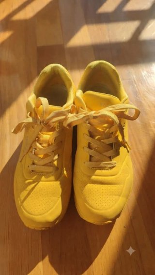 Tenis Skechers Amarillos