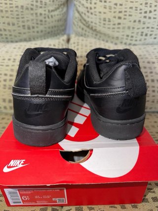 Nike Court Borough Low 2