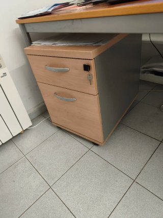 Mueble cajonera bajo mesa con ruedas