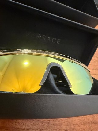 Gafas Versace Doradas y Negras