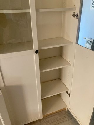 Armario Billy Ikea con puerta de cristal