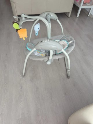 Hamaca columpio bebé Bebe Luxe en muy buen estado.