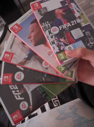 Nintendo Switch FIFA 21 Legacy Edition