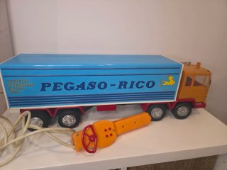 Camión Pegaso Rico Juguetes