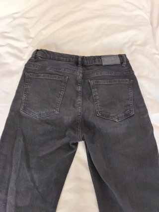 Pantalón vaquero negro ancho