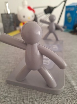 Estante gris multifuncional