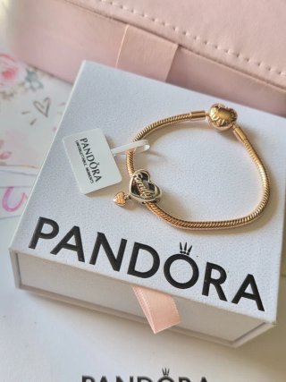 Pulsera Pandora Corazón Familia Oro