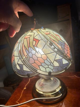 Lampada da tavolo Tiffany in cristallo e metallo