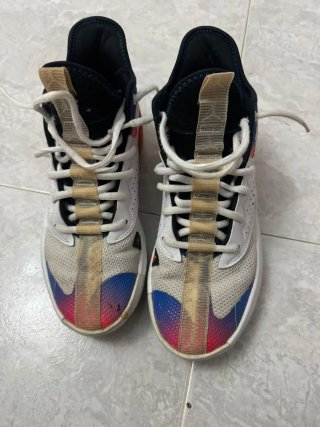 Tenis Jordan Multicolor/Blanco