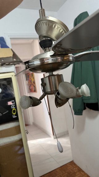 Lámpara LED con ventilador