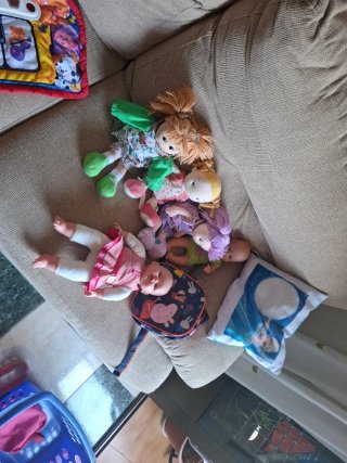 Muñecas trapo, nenucos, mochila y cojín