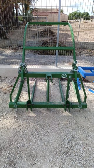 Sacaleñas mecánico para tractor