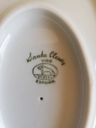 Salsera de porcelana con plato
