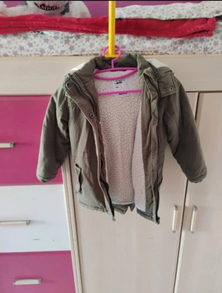 Parka niña verde corazón brillante 5 años