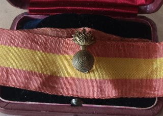 Antigua insignia de artillería guerra civil
