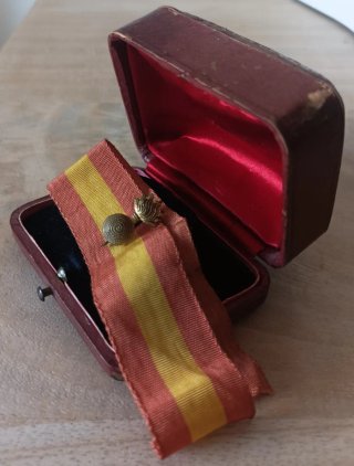 Antigua insignia de artillería guerra civil