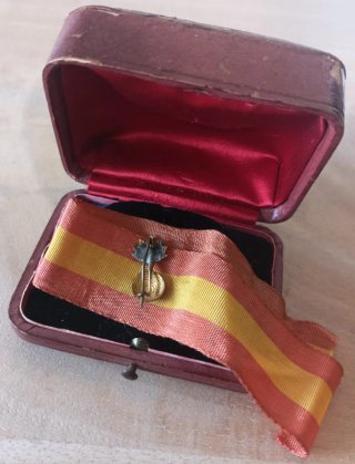 Antigua insignia de artillería guerra civil
