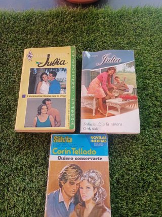 Lote de tres libros de novelas de corin tellado