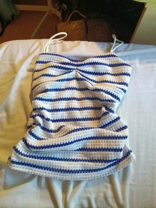 Top de rayas azul y blanco