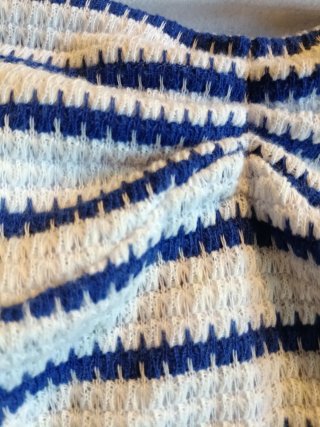 Top de rayas azul y blanco
