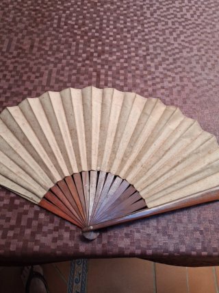 Abanico pericón antiguo de madera y tela