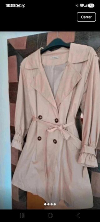 Gabardina beige con cinturón